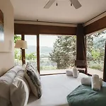 Masia Boutique Con Infinity Pool