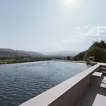 Masia Boutique Con Infinity Pool