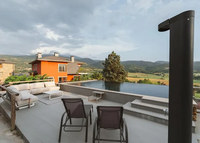 Masia Boutique Con Infinity Pool Calvinyá